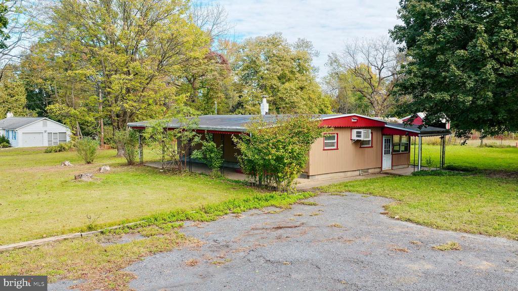 3351 Mathews Ln, ALBURTIS