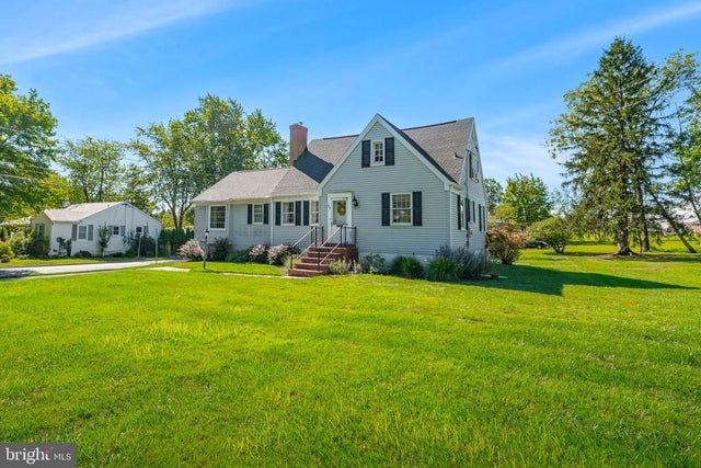 1008 W State St, Coopersburg