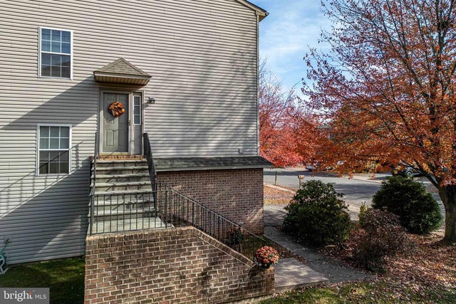 2879 Sequoia Dr, Macungie