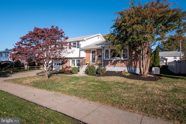 1428 Shelbourne Dr, Bethlehem