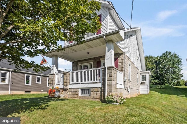 320 W Main St, Newmanstown