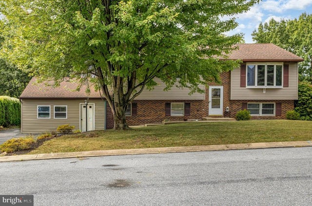 217 Redwood Ln, Lebanon