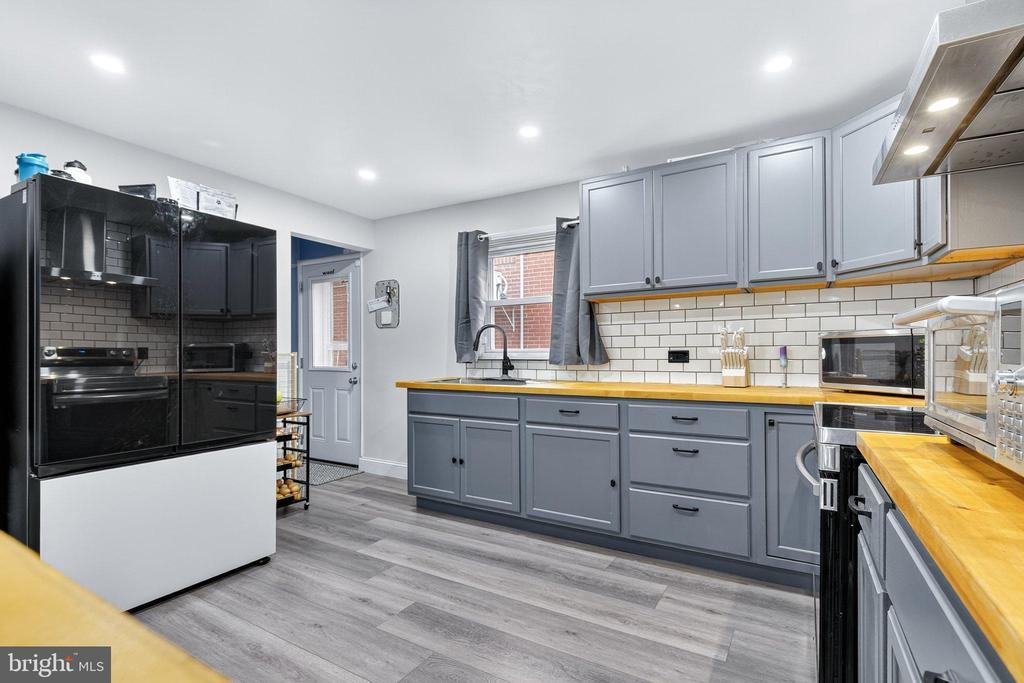 1025 Cornwall Rd, LEBANON