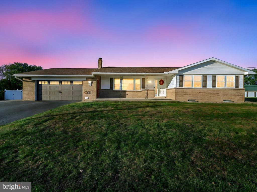 581 Greble Rd, LEBANON