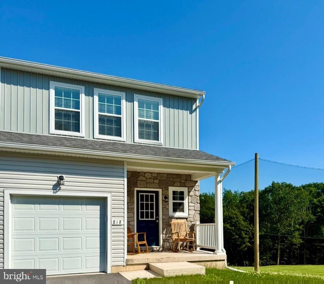 818 Champions Dr, Drums