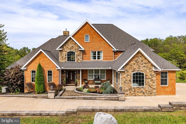 163 Whispering Ln, Montoursville