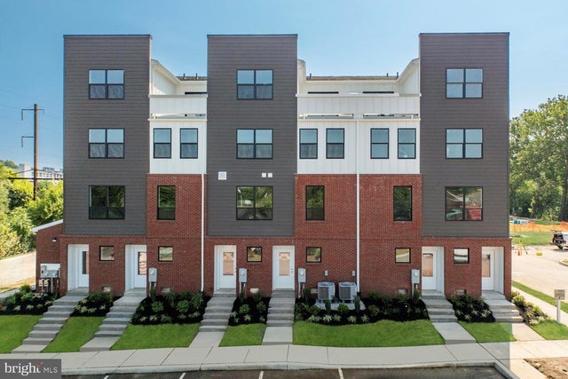 915 Riverplace Dr #15h, Conshohocken