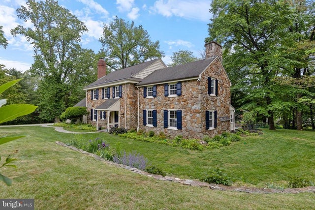 1409 Beaumont Dr, Gladwyne