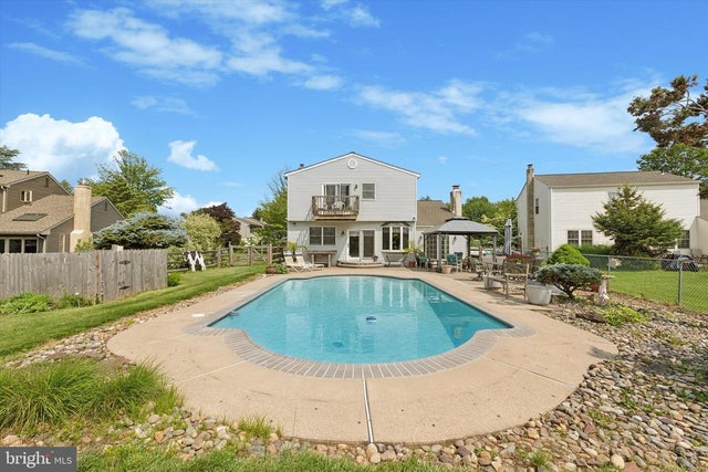 159 Hunt Dr, Horsham