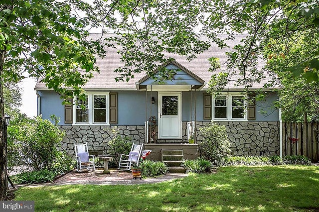 2742 N Charlotte St, Gilbertsville