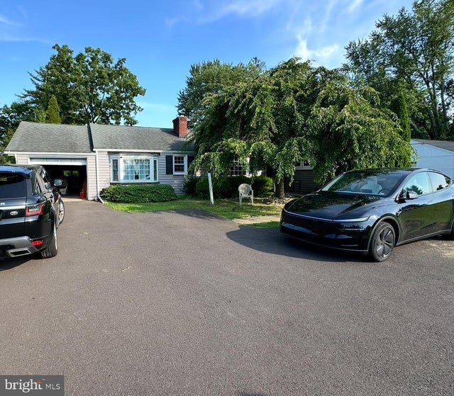 1107 Lansdale Ave, Lansdale