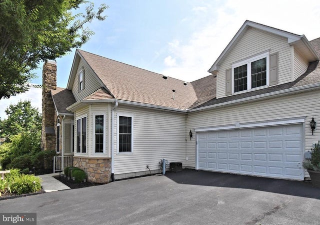 1030 Burgundy Cir, Pennsburg