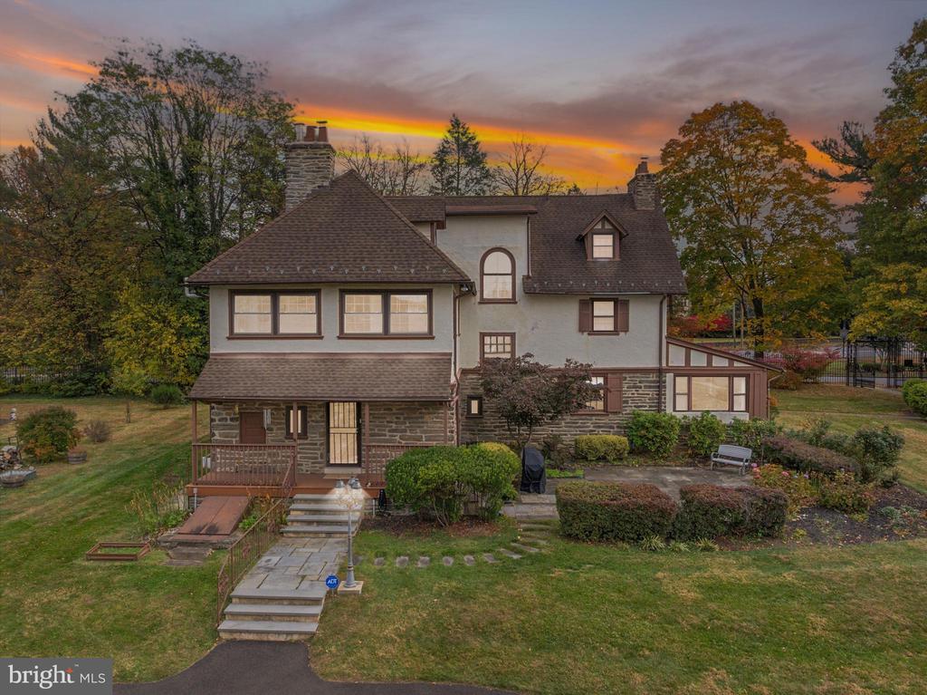 1 Latham Park, ELKINS PARK