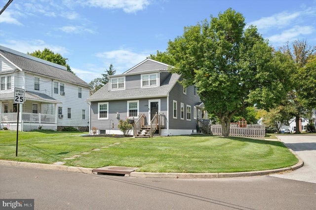 458 Monroe Ave, Glenside