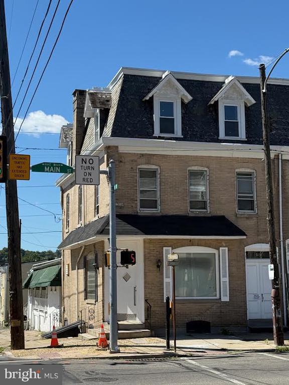 574 E Main St, Norristown