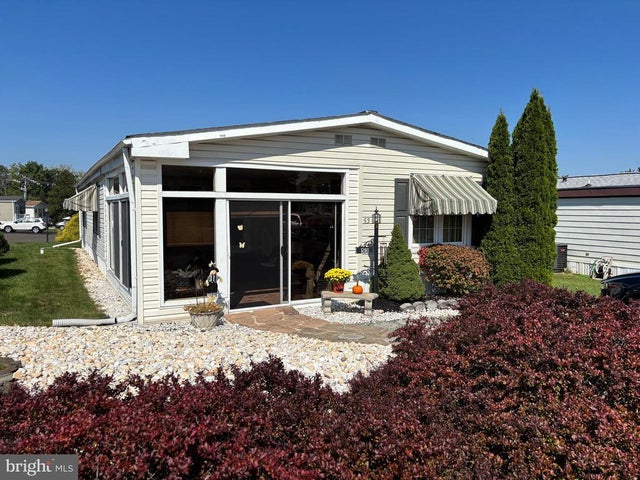 53 Neshaminy Falls Cir, North Wales