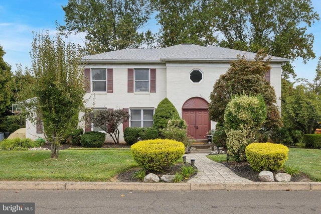 21 Roy Ln, Huntingdon Valley