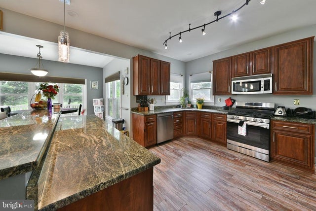 110 Country Club Dr, Lansdale