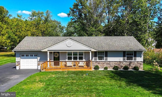 1033 Landis Ln, Hatfield