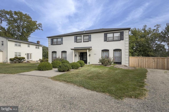 506 E Gravers Ln, Wyndmoor