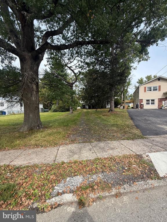 2951 Madison Ave, Abington