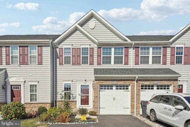 1744 Lydia Dr, Hatfield