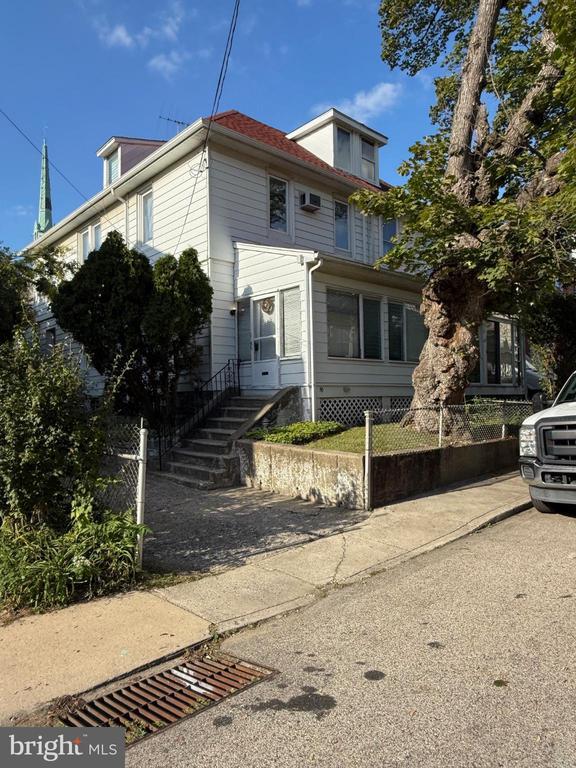 50 Prospect Ave, Bryn Mawr