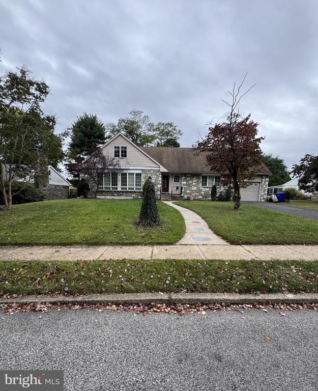 204 Lenape Ave, Elkins Park