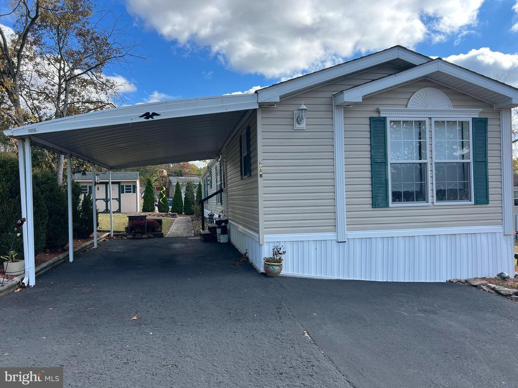 207 Green Hill Dr, GREEN LANE