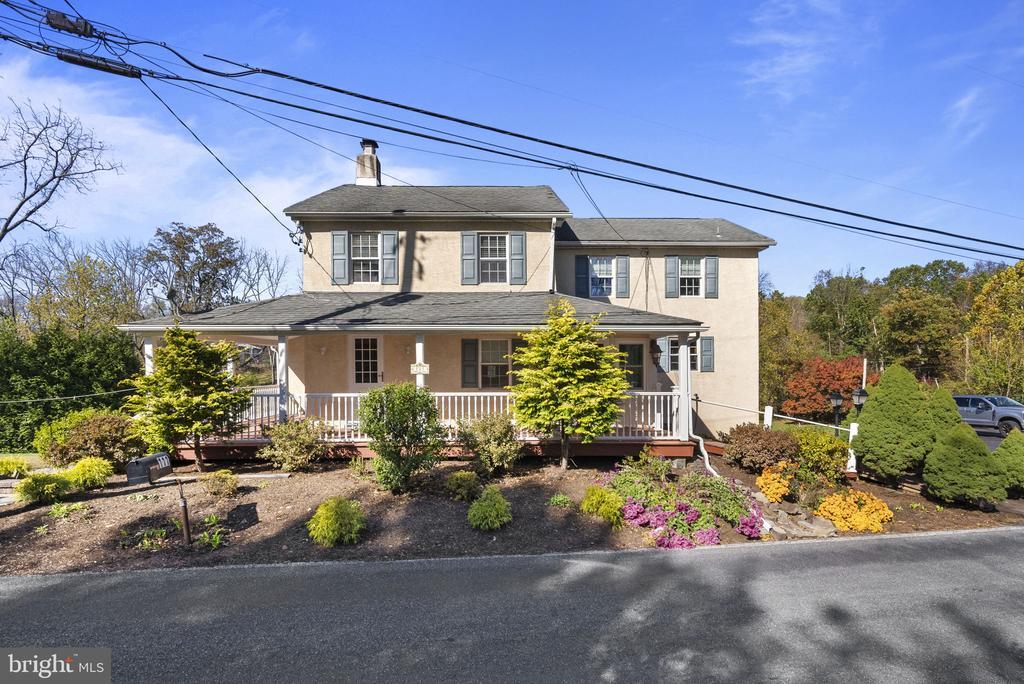 111 Mine Run Rd, SCHWENKSVILLE