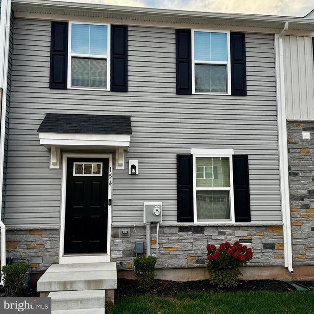 154 Van Fleet Cir, Pottstown