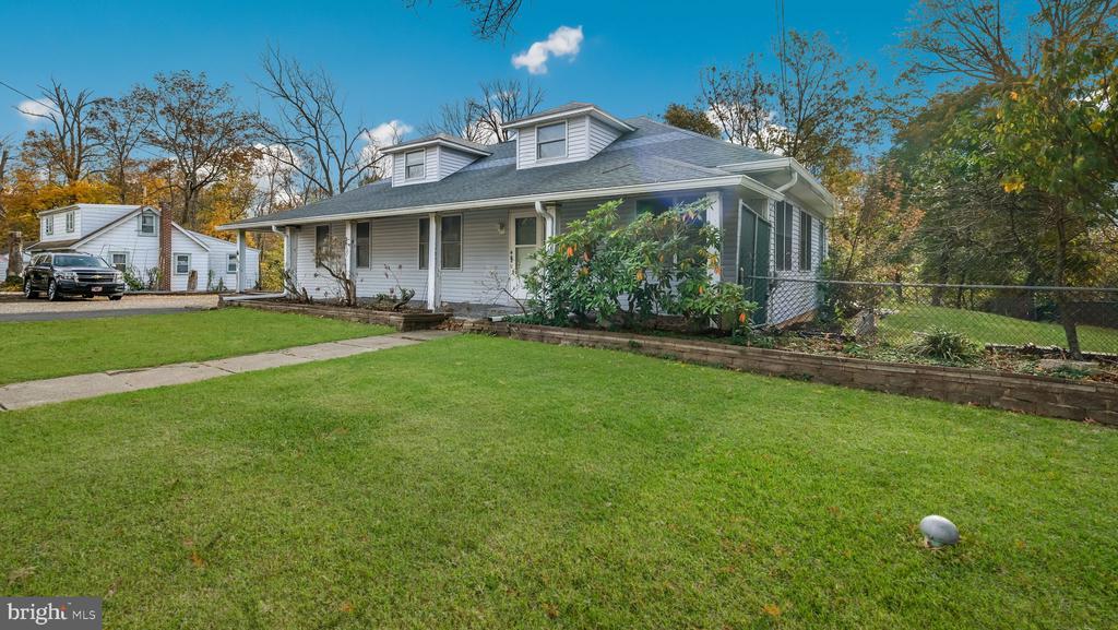 2943 E Walnut St, COLMAR