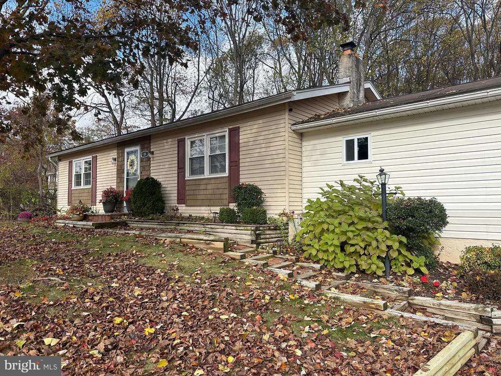 59 Houck Rd, SCHWENKSVILLE