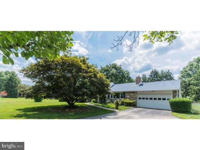 326 Chestnut Ln, Ambler