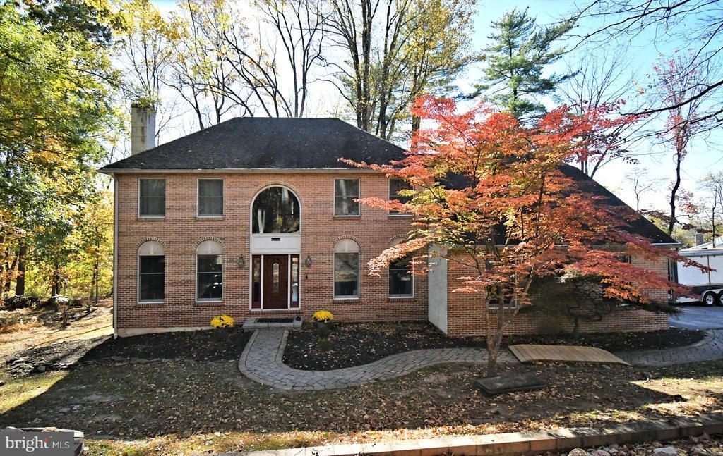 906 N Trooper Rd, EAGLEVILLE