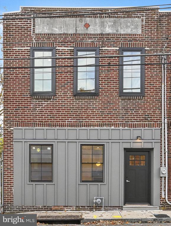 64 E Spring Ave, Ardmore