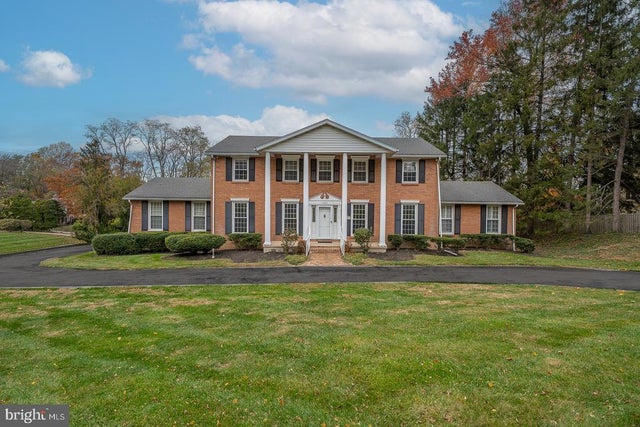 1215 Club House Rd, Gladwyne