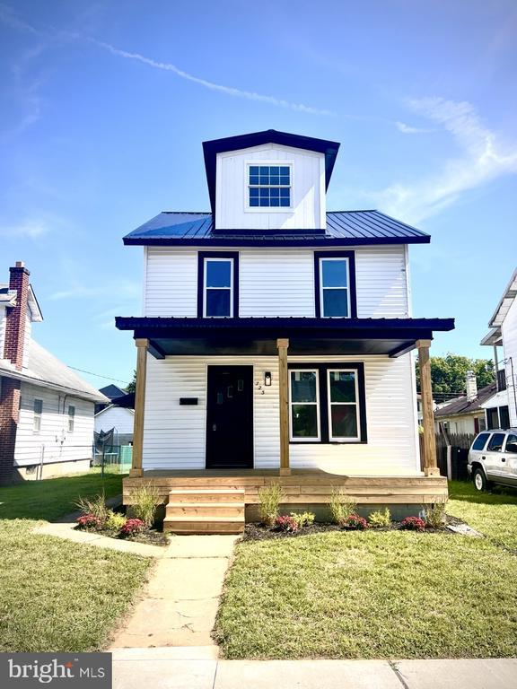 723 S Wayne St, LEWISTOWN