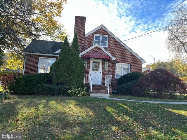 11 First St, Lewistown