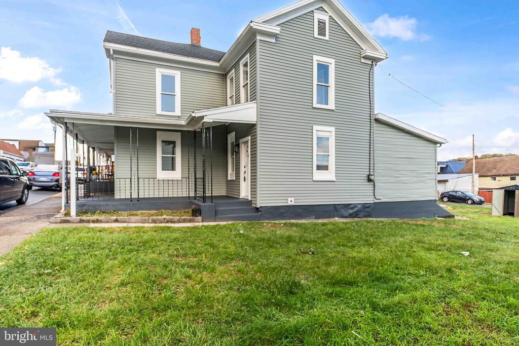 46 Central Ave, LEWISTOWN