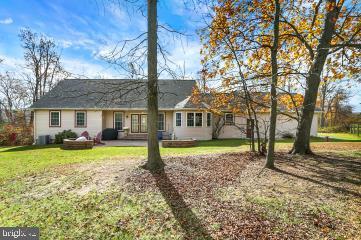 515 Hickory Lane, Belleville