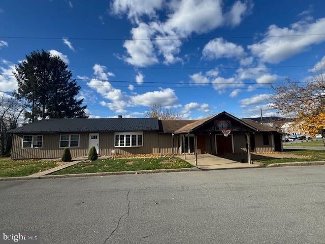 300 Locust St, Burnham