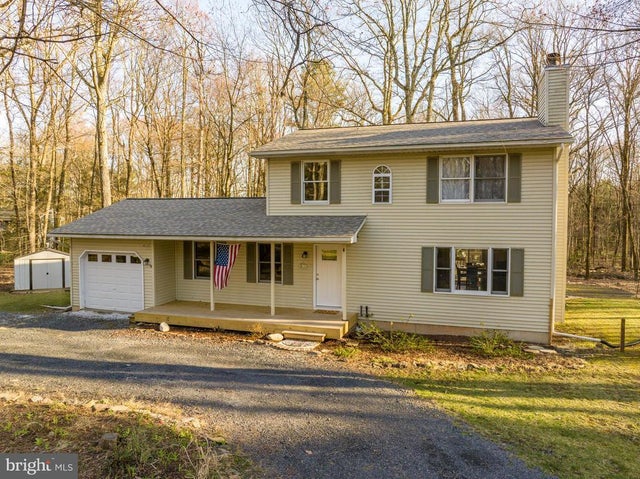 219 Robins Ct, Saylorsburg