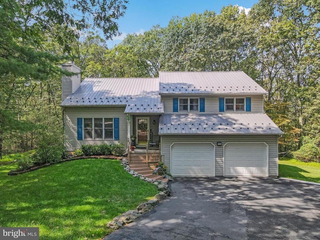 1297 Woodstock Dr, Saylorsburg