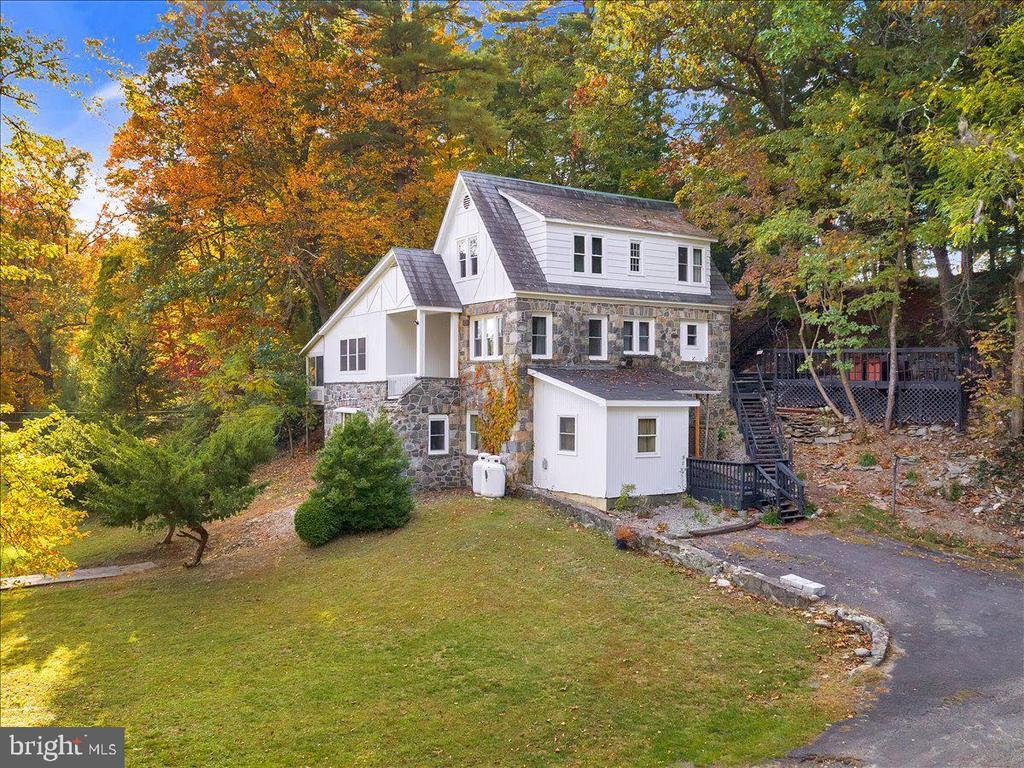 5951 Milford Rd, EAST STROUDSBURG