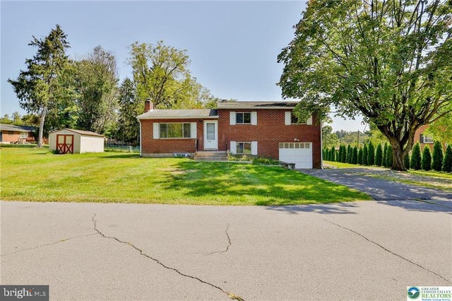 2850 Red Oak Ln, Bethlehem