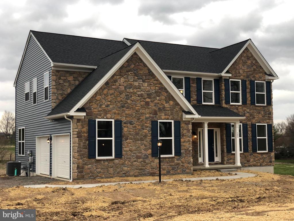 590 Hexenkopf Rd, HELLERTOWN