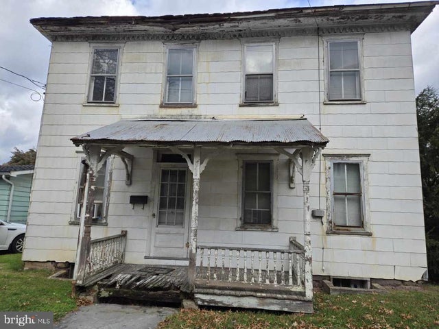 229 Locust St, Milton