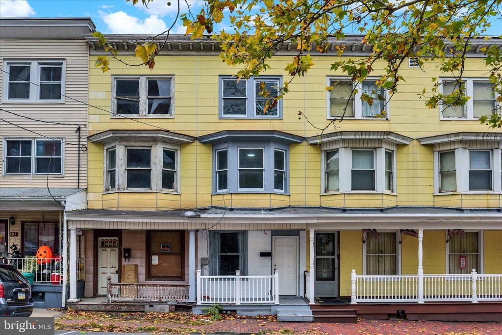 132 N 8th St, SHAMOKIN