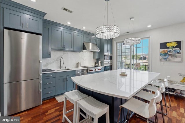 406 Regatta Dr, Philadelphia